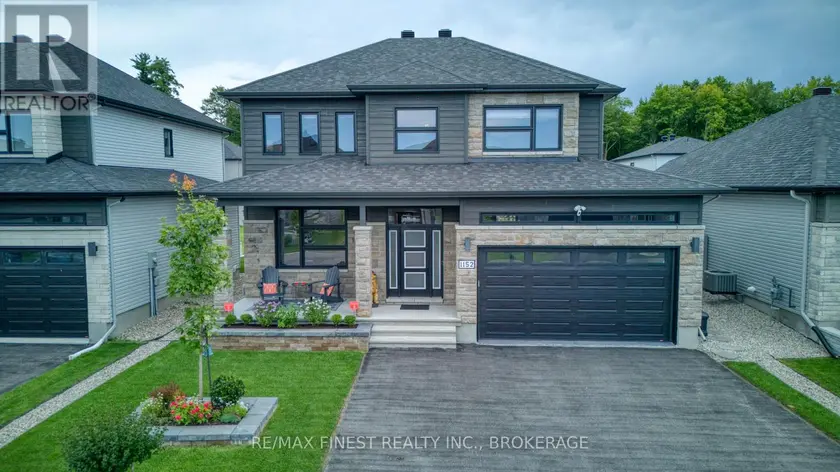 Detached at 1152 AVIGNON STREET, Russell