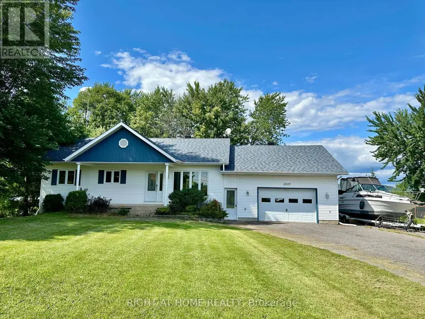 Detached at 2527 CONCESSION 1 ROAD, Alfred and Plantagenet