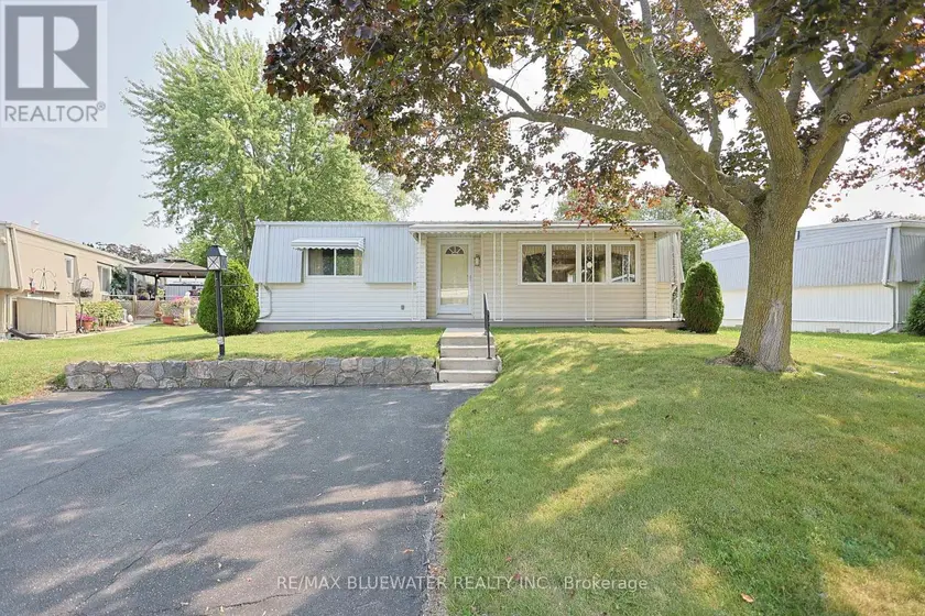 Detached at 254 HIGHLAND SPRINGS, South Huron