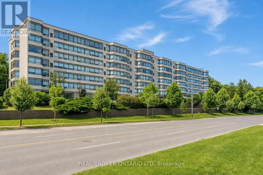 Apartment at 315 - 521 RIVERSIDE DRIVE, London North