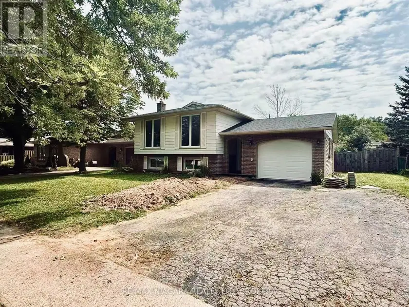 Detached at 3102 USSHER STREET, Niagara Falls