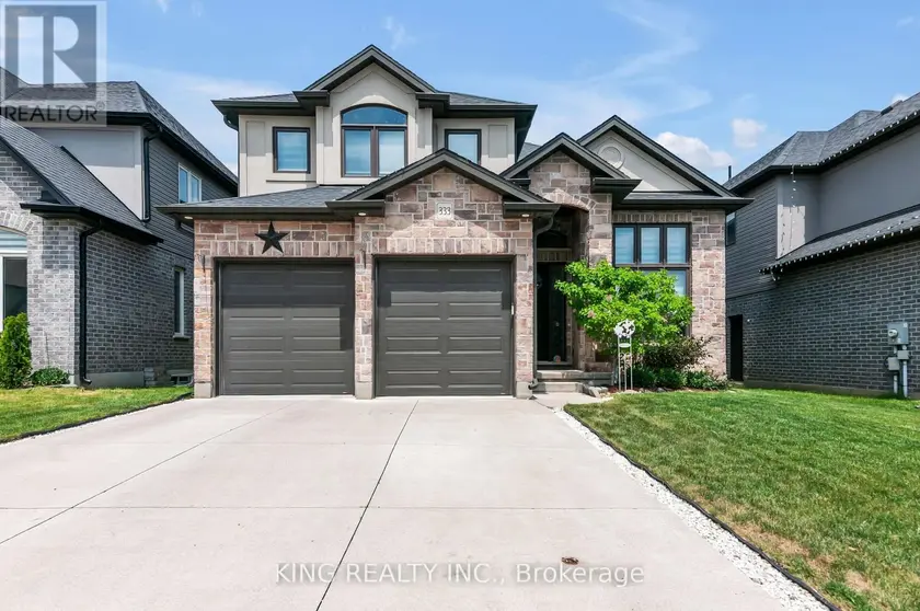Detached at 333 MASTERS DRIVE, Woodstock