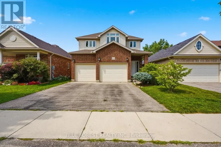 Detached at 1834 DORMER DRIVE, London South