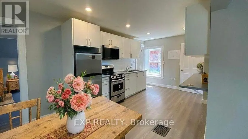 Multiplex at 103 - 72 VICTORIA AVENUE S, Hamilton