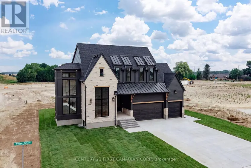 Detached at 876 WHITE PINE STREET, London North