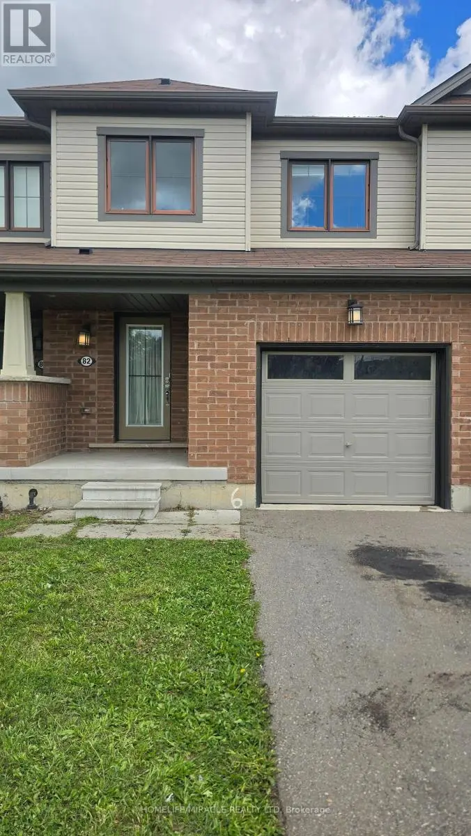 Townhouse at 82 SCARLETWOOD STREET, Hamilton