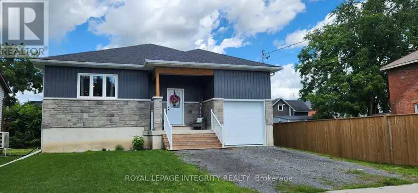 Detached at 6 UNION STREET, Lansdowne Village