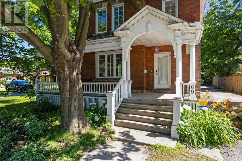 Detached at 69 WILSON STREET W, Perth