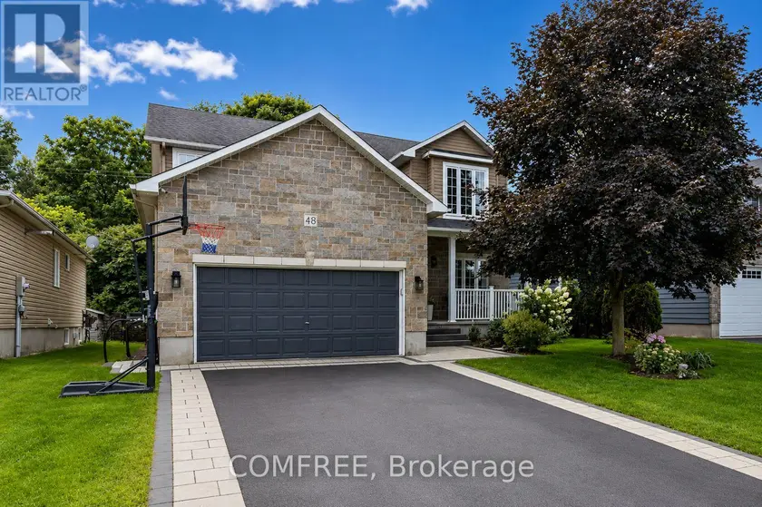 Detached at 48 STATION TRAIL, Russell
