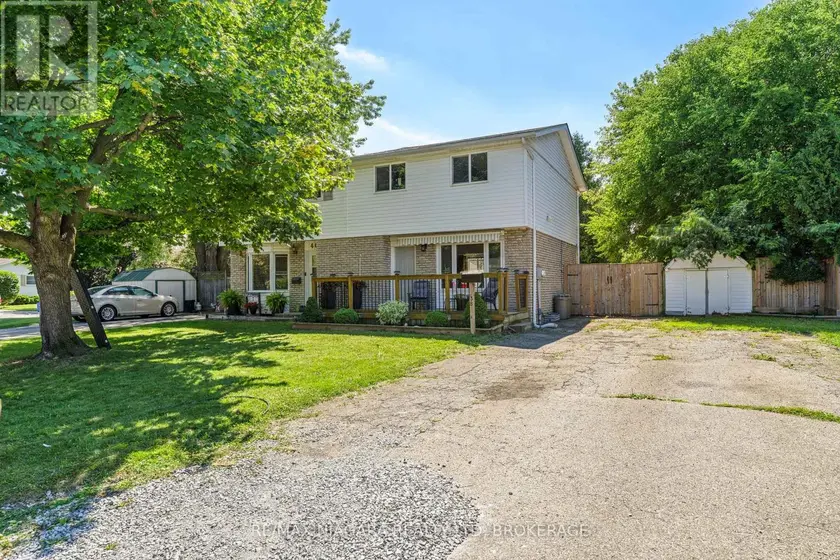 Semi-Detached/Link at 38 MCCORDICK DRIVE, St. Catharines