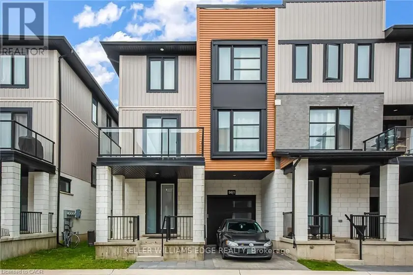 Townhouse at 961 BATTERY PARK, London North