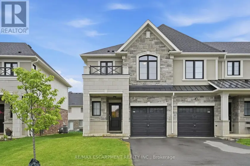 Townhouse at 19 MIA DRIVE, Hamilton