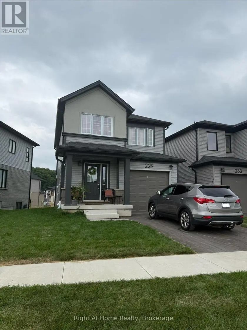 Detached at UPPER - 217 BENNINGER DRIVE, Kitchener