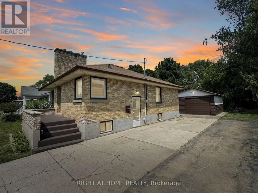 Detached at 326 AVONDALE ROAD, London East