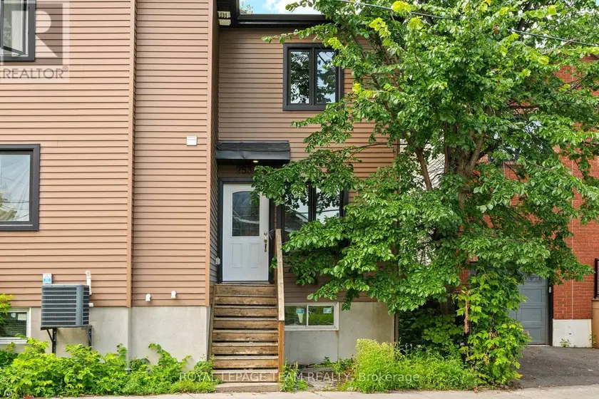 Townhouse at 253 DESCHAMPS AVENUE, Ottawa