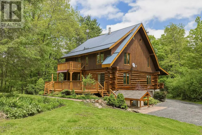 Detached at 156 DARLINGSIDE DRIVE, Front of Leeds & Seeleys Bay
