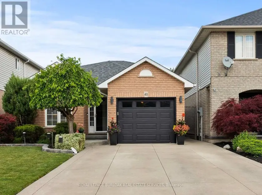 Detached at 40 BRIDGETTE DRIVE, Hamilton