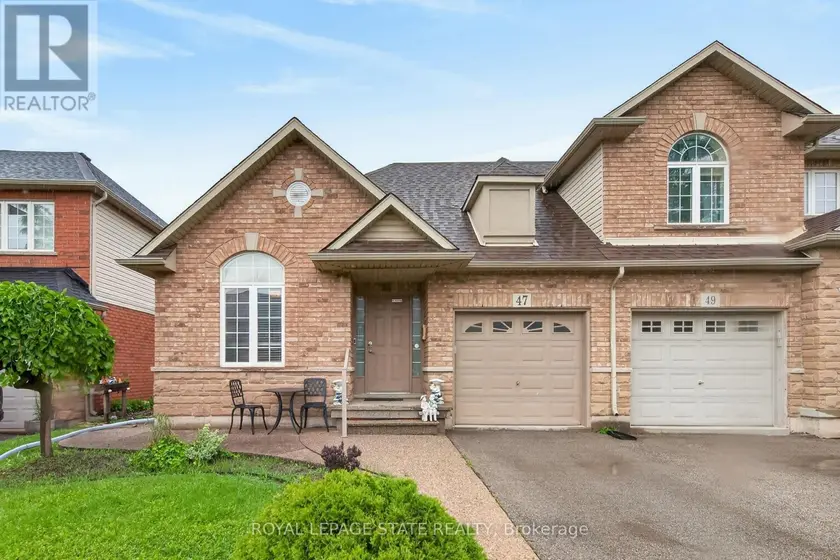 Townhouse at 47 HANNON CRESCENT, Hamilton