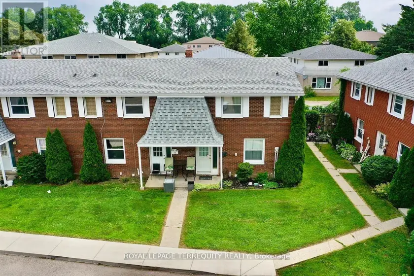 Townhouse at 16 ORCHARD PLACE, Chatham-Kent