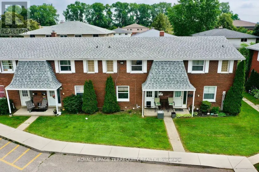 Townhouse at 14 ORCHARD PLACE, Chatham-Kent