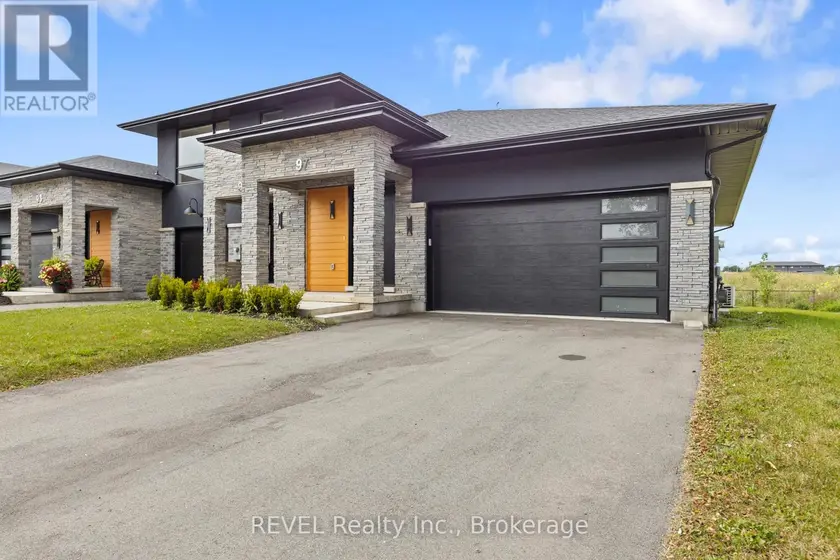 Townhouse at MAIN FLOOR - 97 PORT ROBINSON ROAD, Pelham