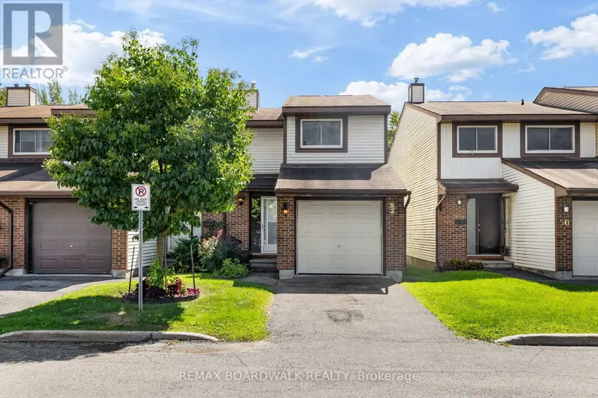 Townhouse at 52 BANEBERRY CRESCENT, Ottawa