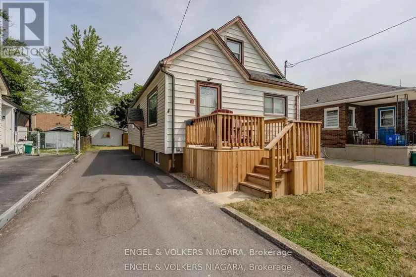 Detached at 61 HAMILTON STREET, St. Catharines