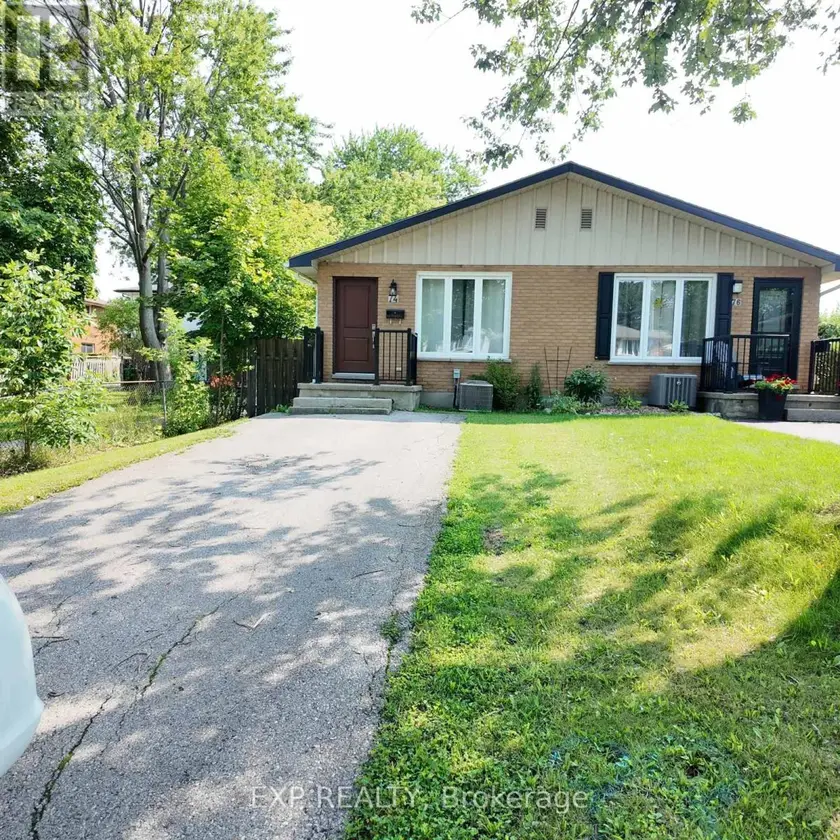 Semi-Detached/Link at UPPER - 74 ALMOND ROAD, London