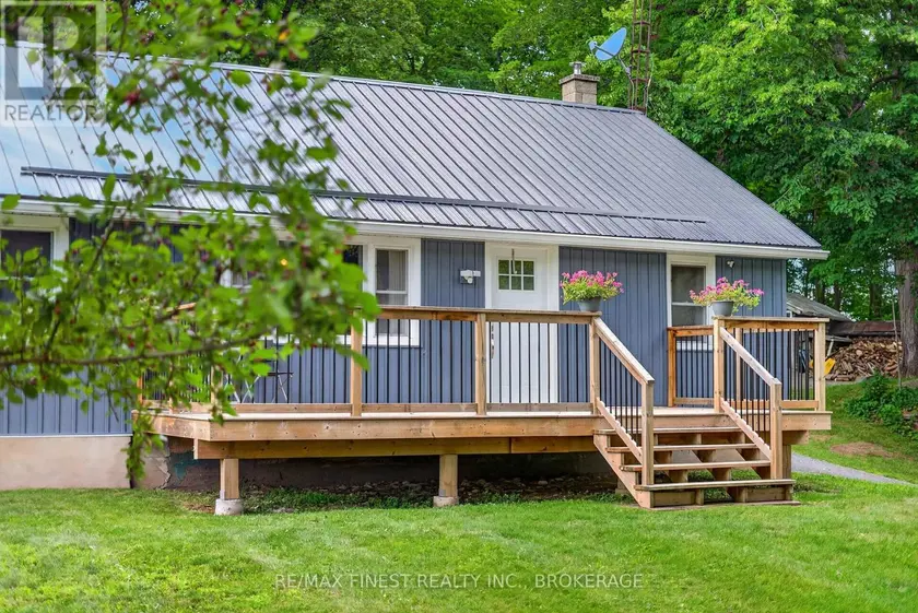 Detached at 6213 PERTH ROAD, Frontenac