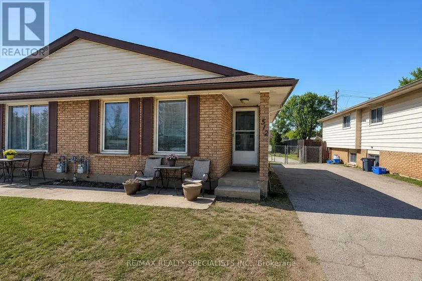 Semi-Detached/Link at 512 FIRST AVENUE, Welland