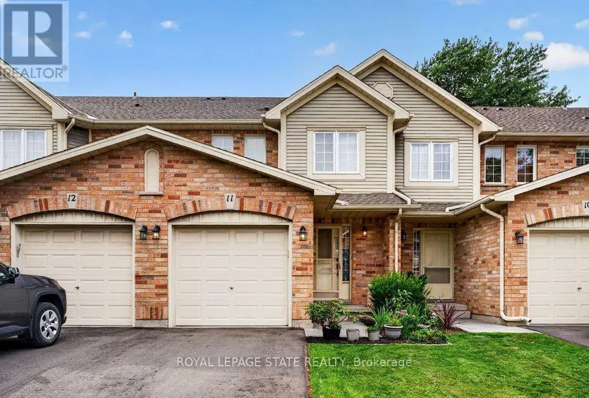 Townhouse at 11 - 44 FRANCES AVENUE, Hamilton