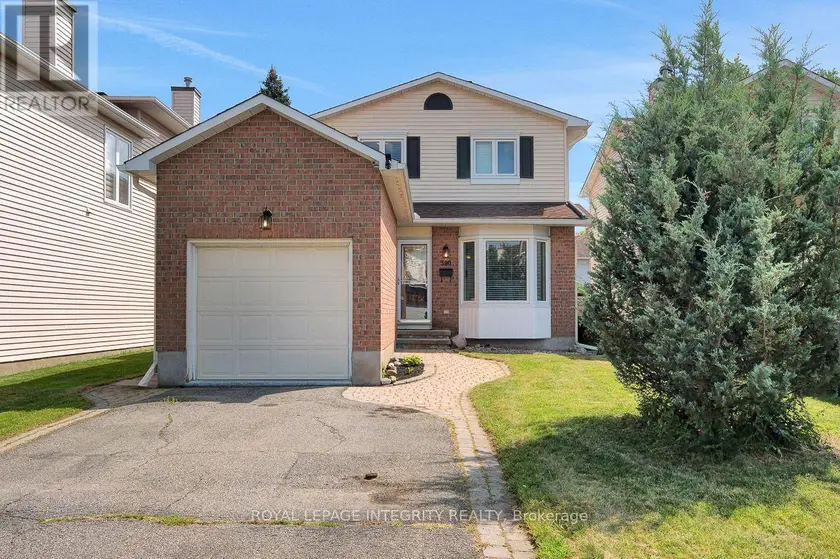 Detached at 390 OAKLAWN CRESCENT, Ottawa
