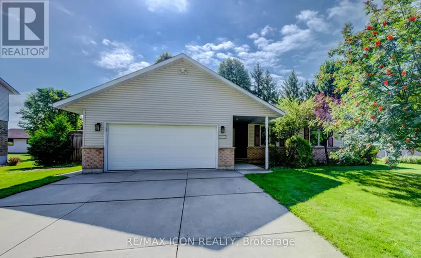 Detached at 910 WALTON AVENUE N, North Perth