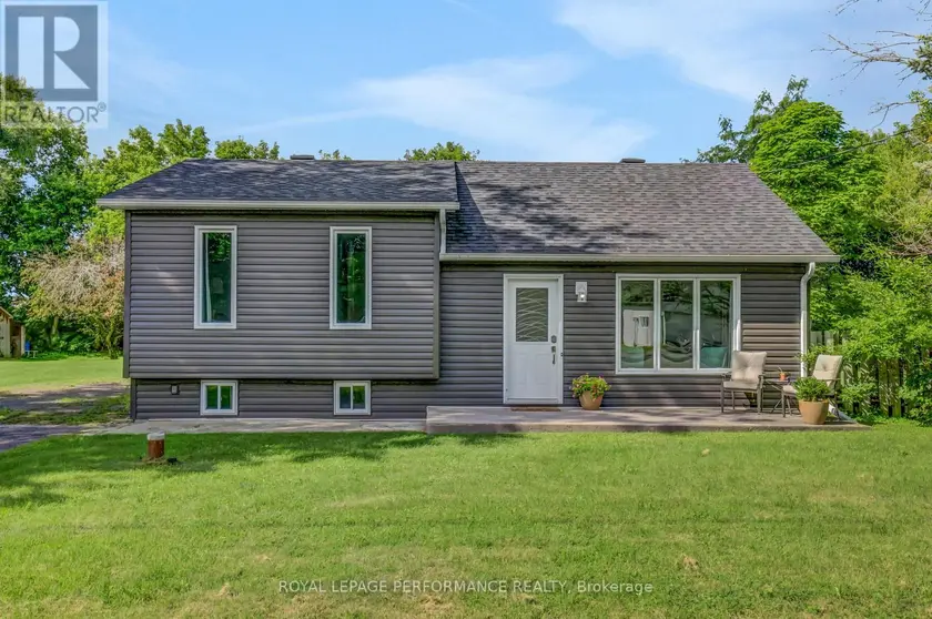 Detached at 11 ALYSSA CRESCENT, North Dundas