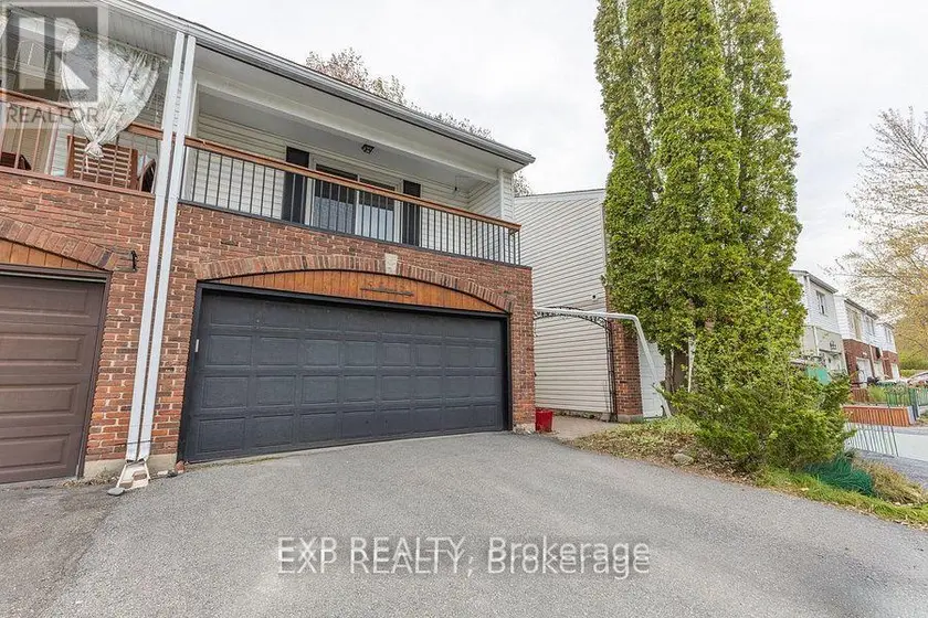 Townhouse at 15 JANSEN ROAD, Ottawa