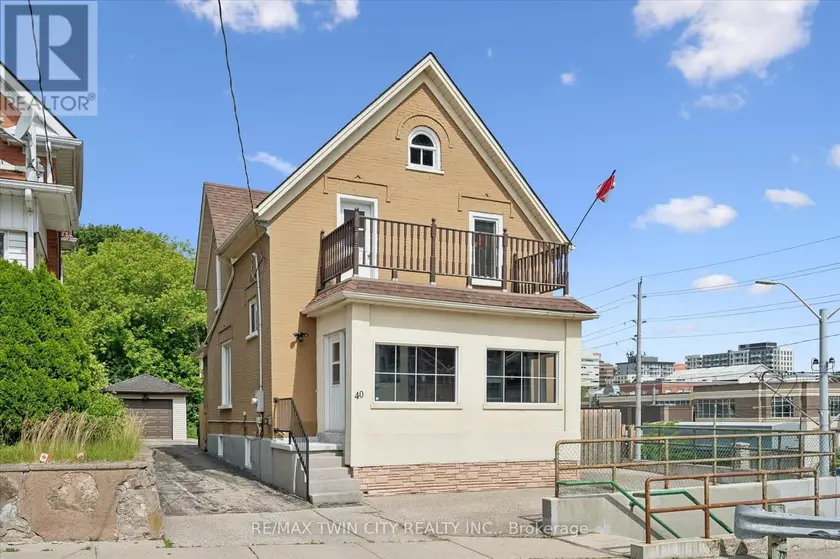 Detached at 40 MADISON AVENUE S, Kitchener