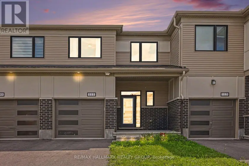 Townhouse at 111 YEARLING CIRCLE, Ottawa
