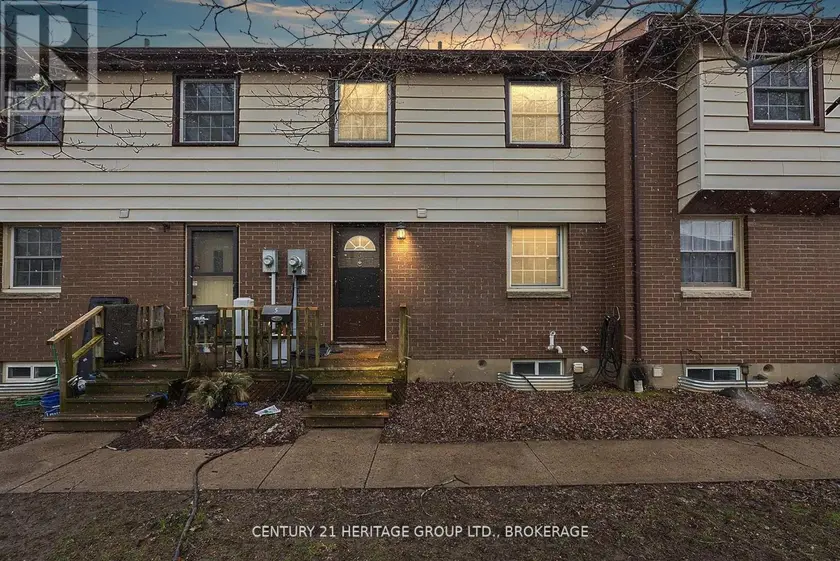 Townhouse at 5 - 136 NOTCH HILL ROAD, Kingston