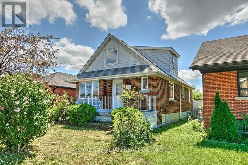 Detached at 974 QUEENSDALE AVENUE E, Hamilton