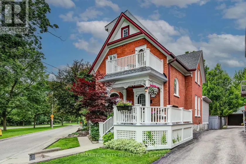 Detached at 138 WATER STREET S, Kitchener