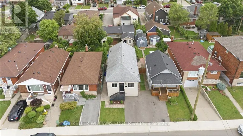 Detached at 22 DELENA AVENUE N, Hamilton
