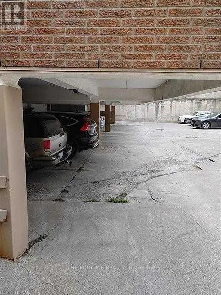 Apartment at 304 - 4692 CRYSLER AVENUE N, Niagara Falls