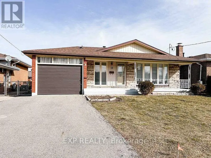 Detached at 15 CALVERT AVENUE, Hamilton