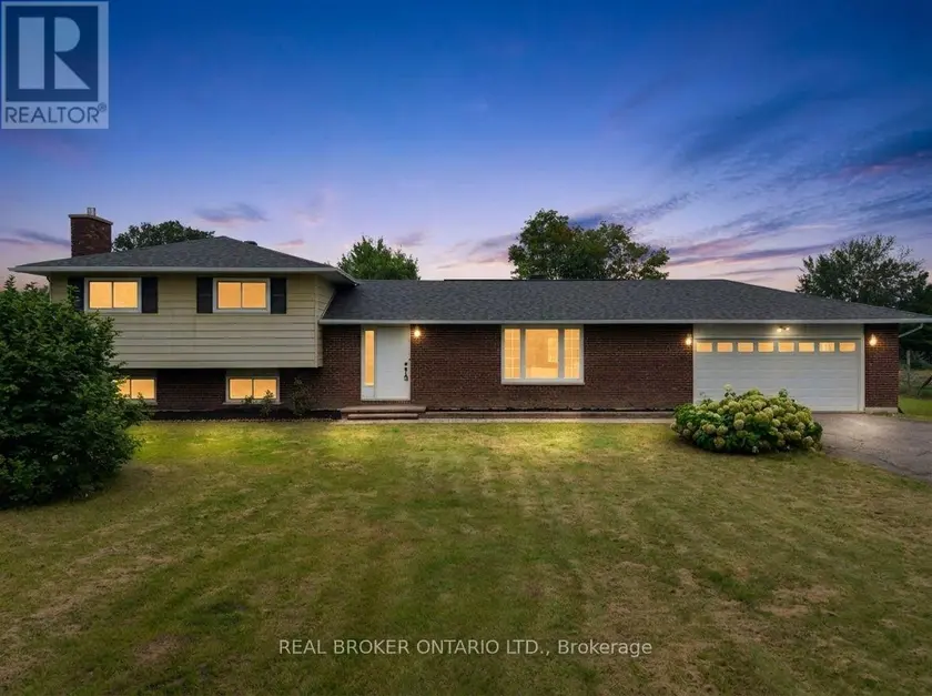 Detached at 672 LINE 3 LINE, Elizabethtown-Kitley
