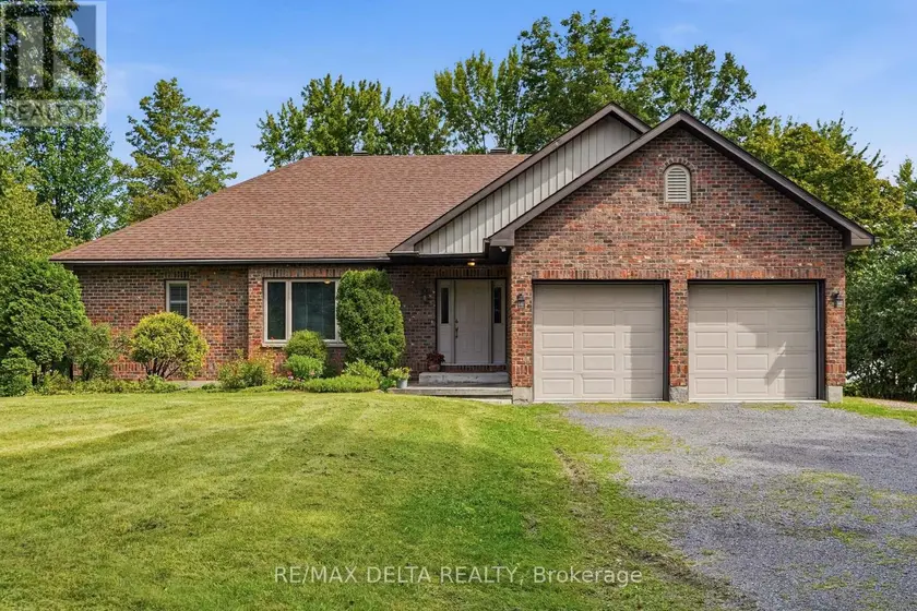 Detached at 1779 CHEMIN DES EAUX PAISIBLES ROAD, Champlain