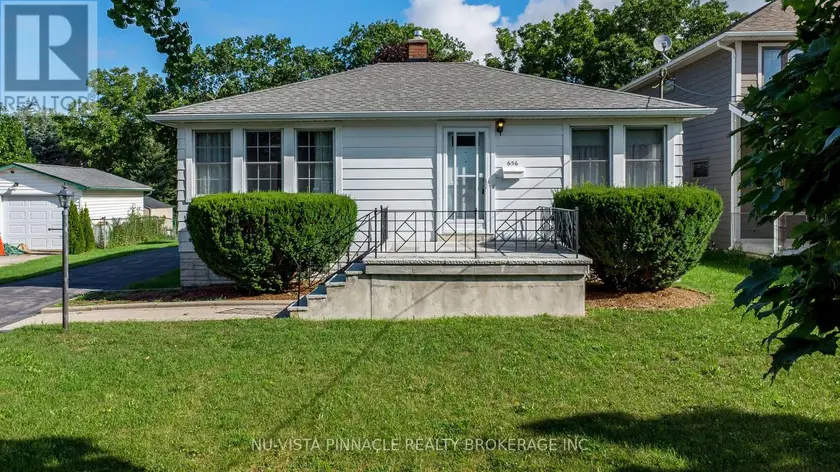 Detached at 656 WINBLEST AVENUE, London South