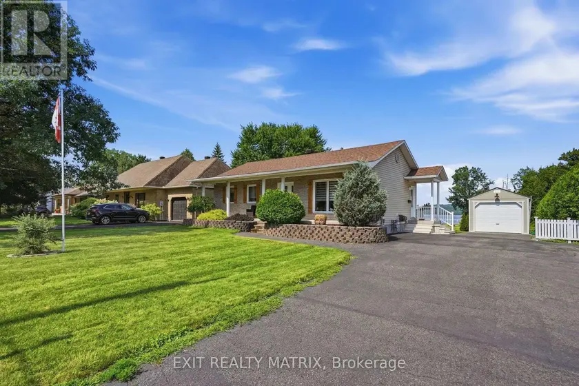 Detached at 554 FRONT ROAD, Champlain