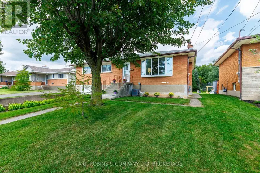 Detached at 12 BERKLEY AVENUE, Port Colborne