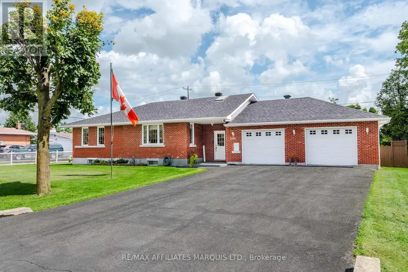 Detached at 3461 MARYDALE AVENUE, South Stormont