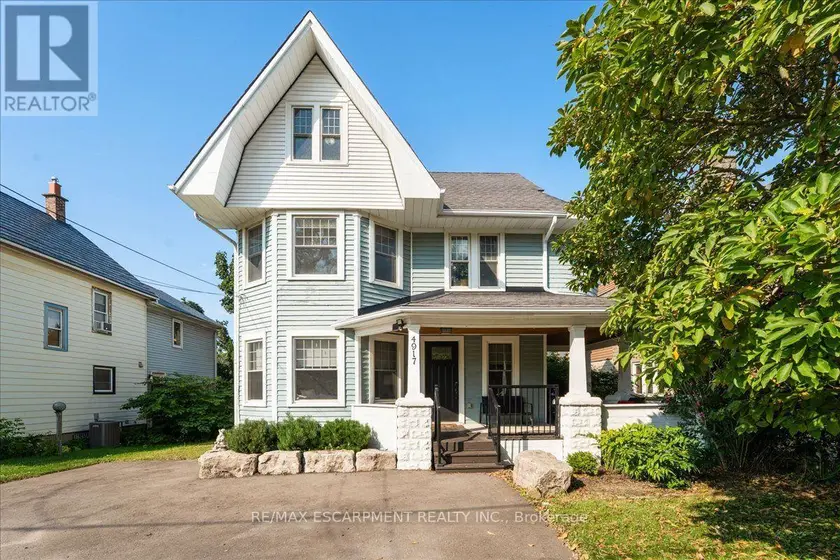 Detached at 4917 KING STREET E, Lincoln